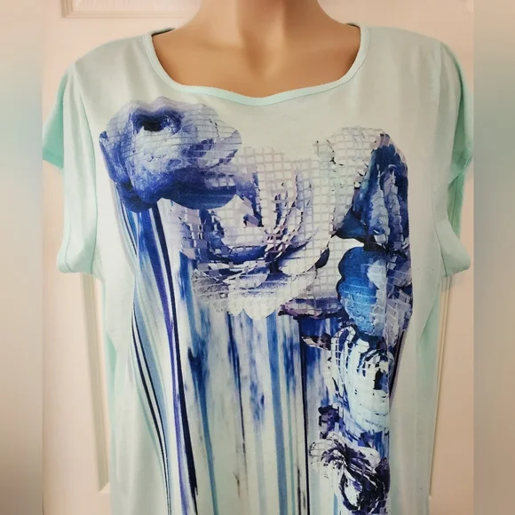 6th & Lane by Lane Bryant Asymmetric Top - Picture 4 of 13